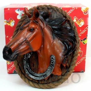 Настенное панно Лошадь и подкова это подарок с пожеланием счастья