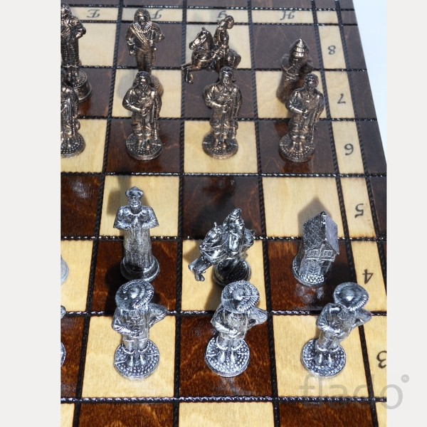 Шахматы металлические Мушкетёры короля и гвардейцы кардинала 39 см.