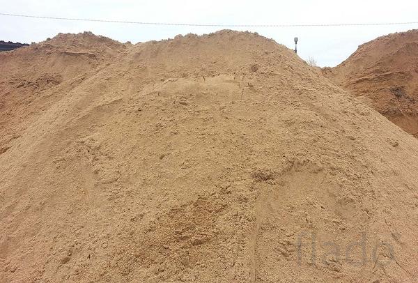 Карьерный песок (строительный)навалом с доставкой