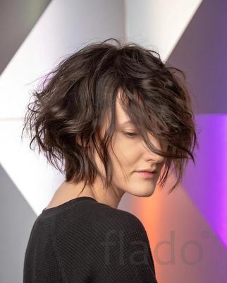 Женская стрижка на волосы средней длины от Олеси Вальтер