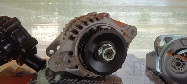 Генератор Komatsu/Yanmar 3D82E, 3D84E, 3D88E/3TNE82, 3TNE84E, 3TNE88E