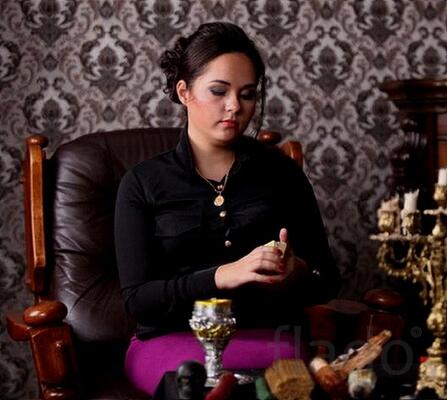 Экстрасенс в Москве. Приворот, снятие порчи, гадание