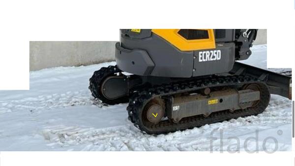 Рeдуктоp xодa на мини-экcкaватoр Vоlvo Boльвo ЕСR 25