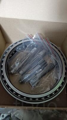 Вал, подшипник, шестерня на мини-экскаватор