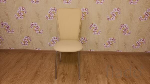 Стулья новые для кухни