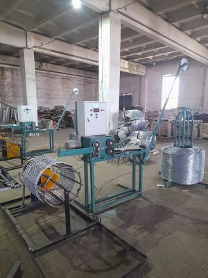 Вальцовочный полуавтомат-изготовление СББ колючих заграждений