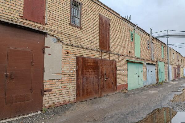 Гараж, > 30 м²