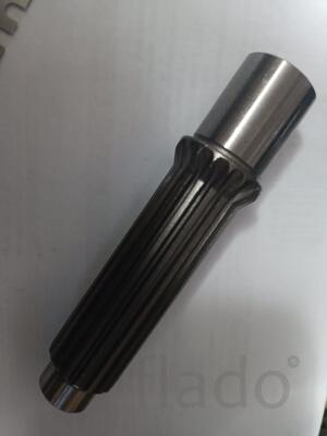 Вал гидромотора бортового редуктора хода Kubota KX91.3