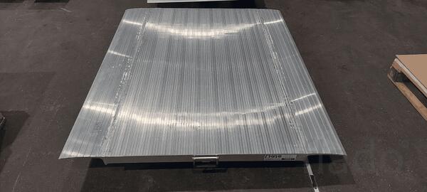 Мост перегрузочный для склада