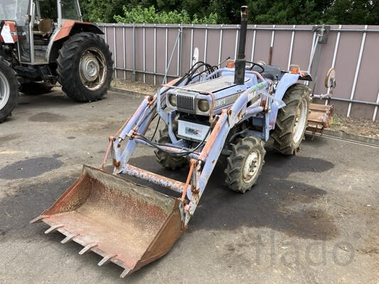 Минитрактор Kubota L2202DT 4х4 КУН ковш фреза наработка 1332 мч