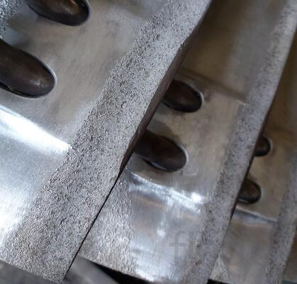 Электро-искровое легирование для ремонта кромки лопаток