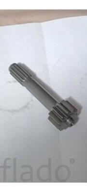 вал редуктора хода 10 зубьев 13 шлицев 97мм длина