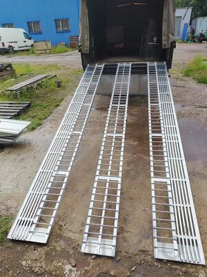 Сходни универсальные для заезда мотоцикла, квадроцикла, трицикла