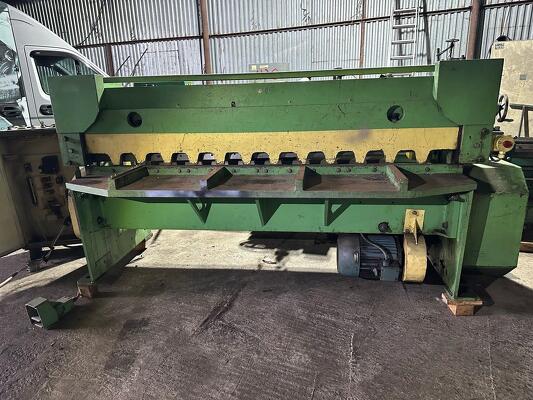 В продаже электромеханические Гильотинные ножницы СТД-9А. Гильотина 6/