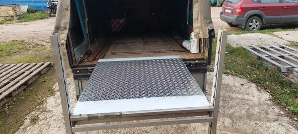 Перегрузочный мост на пандуса