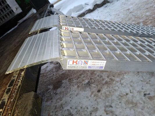 Сходни для погрузки миниэкскаватора на легковой прицеп