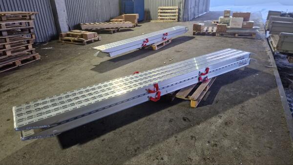 Аппарели для погрузки тяжелой техники 9000 кг