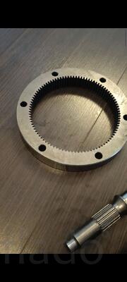 венец / шестерня на поворотный механизм Komatsu PC40 / PC50