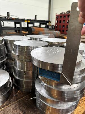 Металлопрокат, резка лентопильным станком