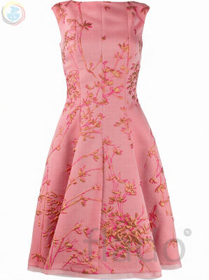 Аккуратная чистка платья