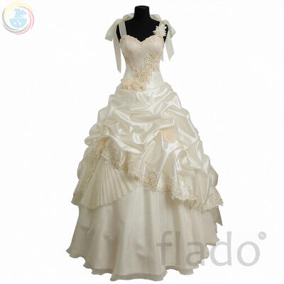 Бережная чистка простотого свадебного платья