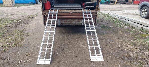 Cходни алюминиевые приставные ГКА 5.200.25.2/1