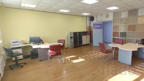 Офис 38,4 м² с мебелью и оргтехникой на Калинина