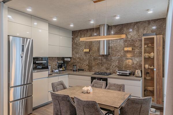 3-к квартира, 111 м², 8/9 эт.