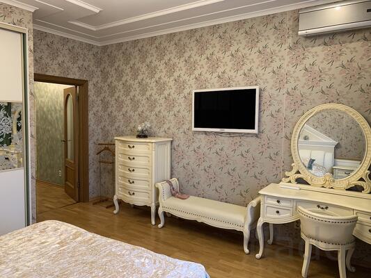 2-к квартира, 90 м², 4/17 эт.