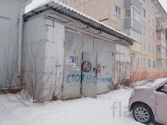 Гараж, > 30 м²