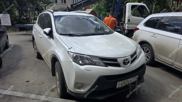 Toyota RAV4, 2015