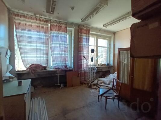 8 нежилых помещений разной площади (138.4 м²)