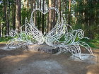 скульптурная композиция"Два белых лебедя"